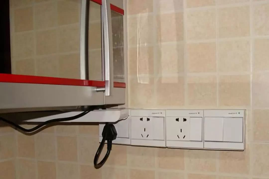 廚房電器插座.jpeg 廚房電器插座.jpeg
