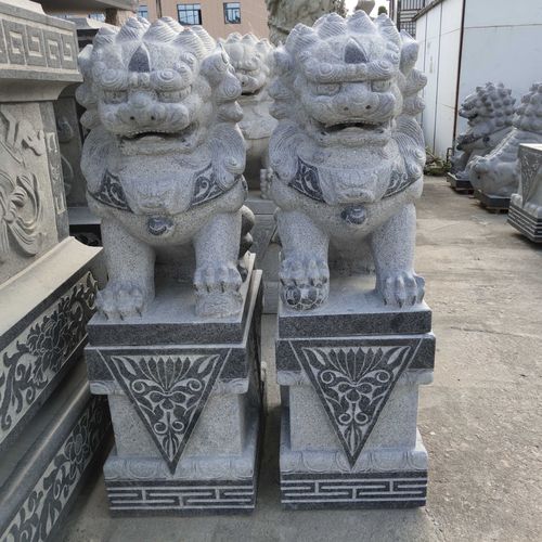 農村門口石獅子.jpeg 農村門口石獅子.jpeg